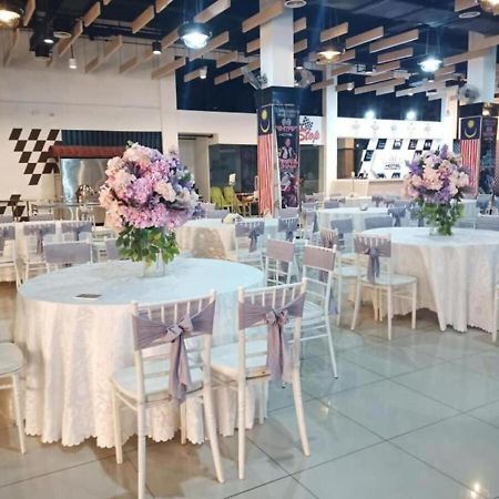 Hype Motorsport Hotel Nilai Esterno foto