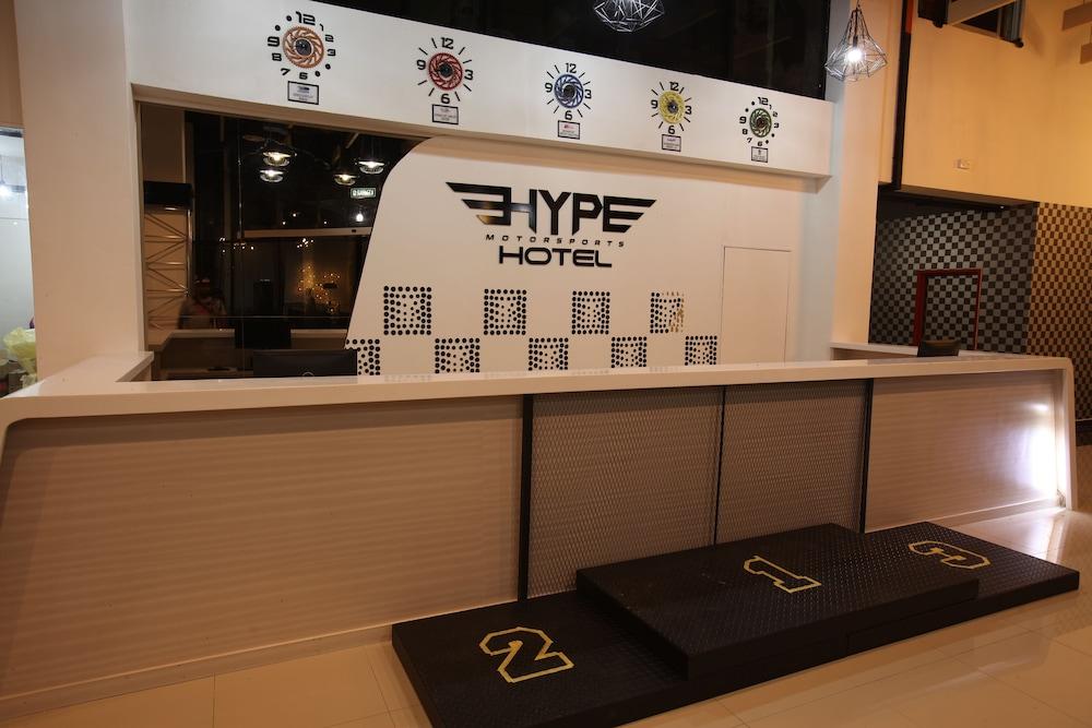 Hype Motorsport Hotel Nilai Esterno foto